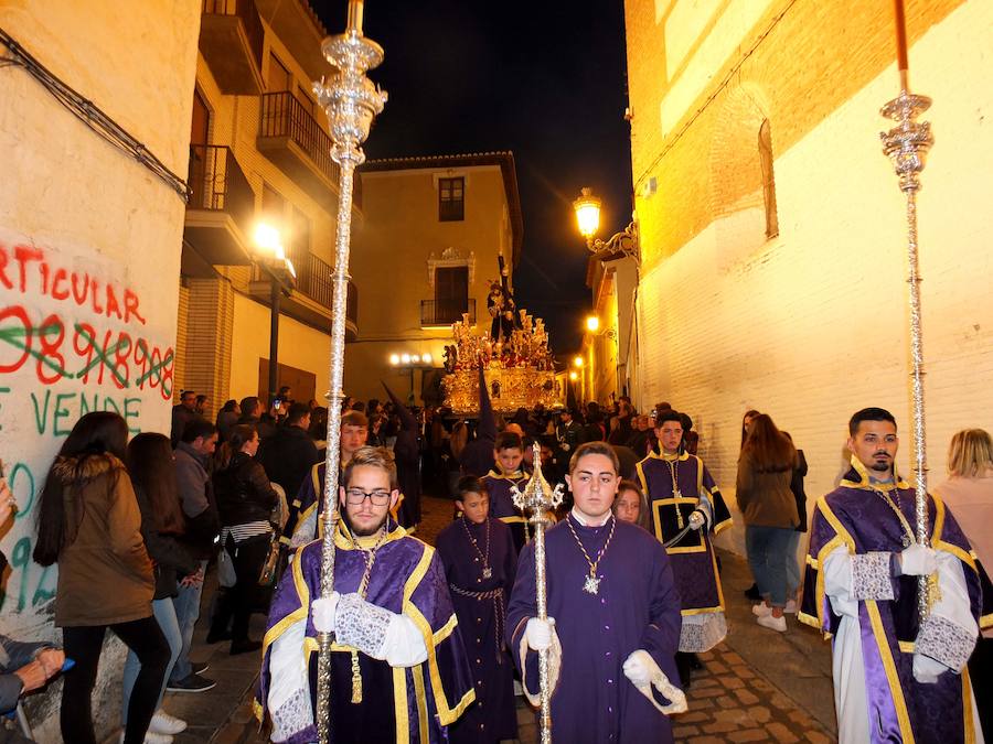 La hermandad mantuvo el acto de imposición de las llaves a la imagen de Jesús Nazareno, pese a que recientemente la clausura haya cerrado sus puertas. La persona encargada de subir a la peana para poner las llaves del convento en las manos del Nazareno fue Francisco Gabarrón Navarro