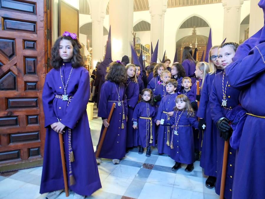 La hermandad mantuvo el acto de imposición de las llaves a la imagen de Jesús Nazareno, pese a que recientemente la clausura haya cerrado sus puertas. La persona encargada de subir a la peana para poner las llaves del convento en las manos del Nazareno fue Francisco Gabarrón Navarro