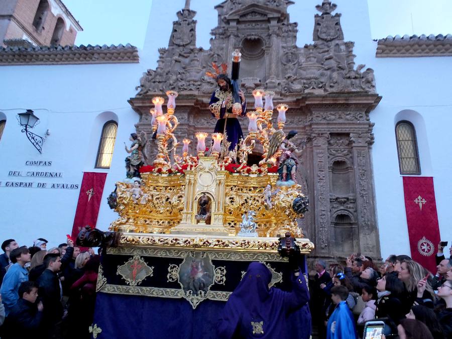 La hermandad mantuvo el acto de imposición de las llaves a la imagen de Jesús Nazareno, pese a que recientemente la clausura haya cerrado sus puertas. La persona encargada de subir a la peana para poner las llaves del convento en las manos del Nazareno fue Francisco Gabarrón Navarro