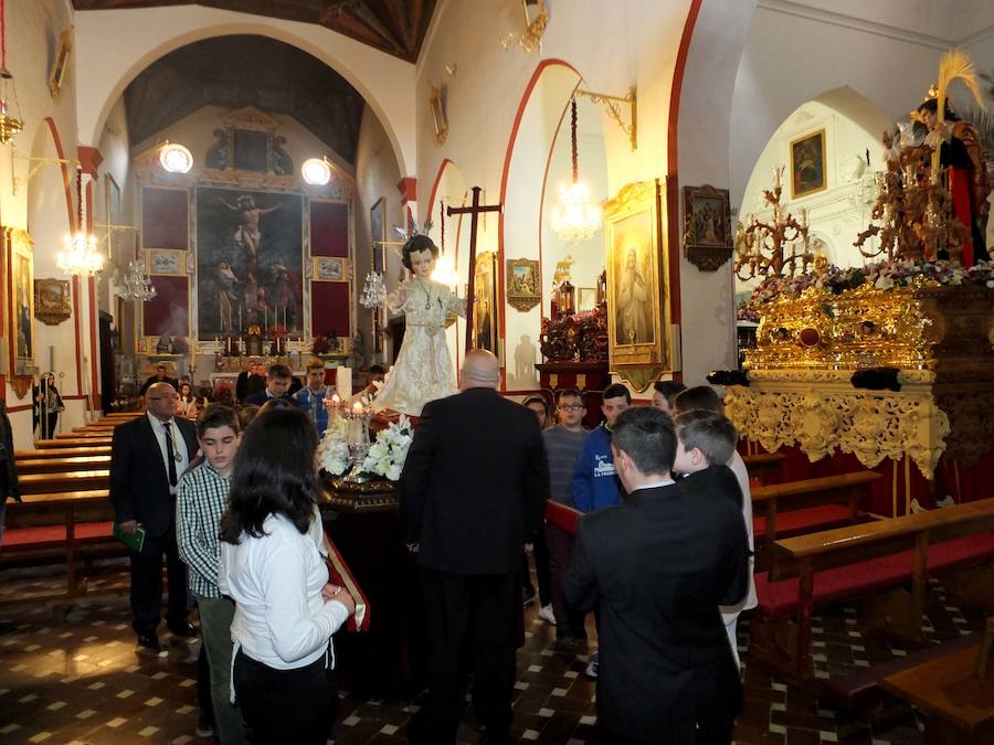 La Semana Santa de Guadix se despide con la alegría de la procesión del Dulce Nombre. El paso fue portado por los horquilleros más jóvenes de nuestra Semana Santa y estuvo acompañado musicalmente por la Agrupación Musical Cristo del Perdón de Guadix.