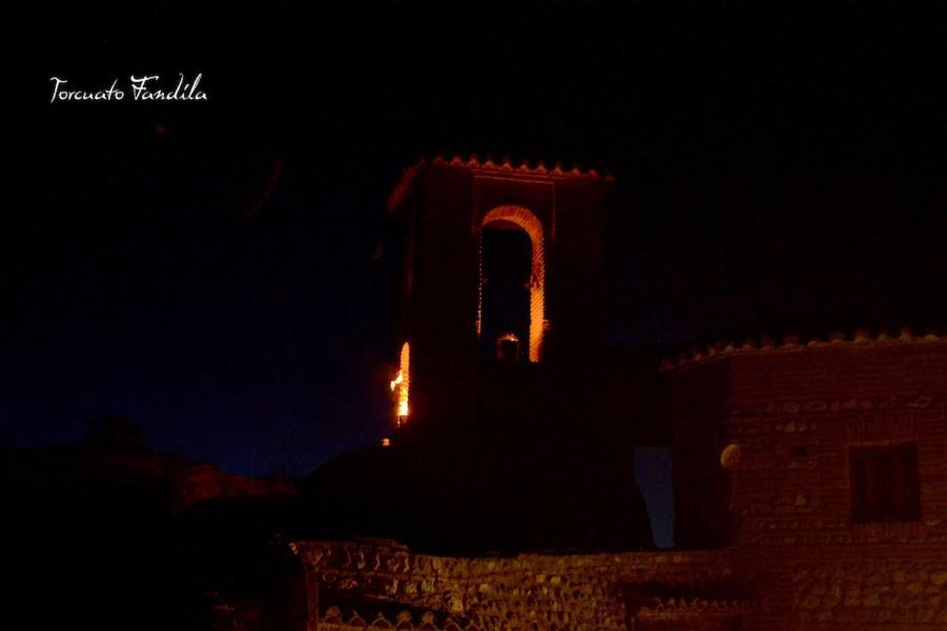 El primero de los actos en honor al patrón de Guadix, la romería de Face Retama, se celebró este sábado 11 de mayo. Como es habitual, la romería contó con un gran número de devotos. Uno de los momentos más emotivos es la procesión de las antorchas.