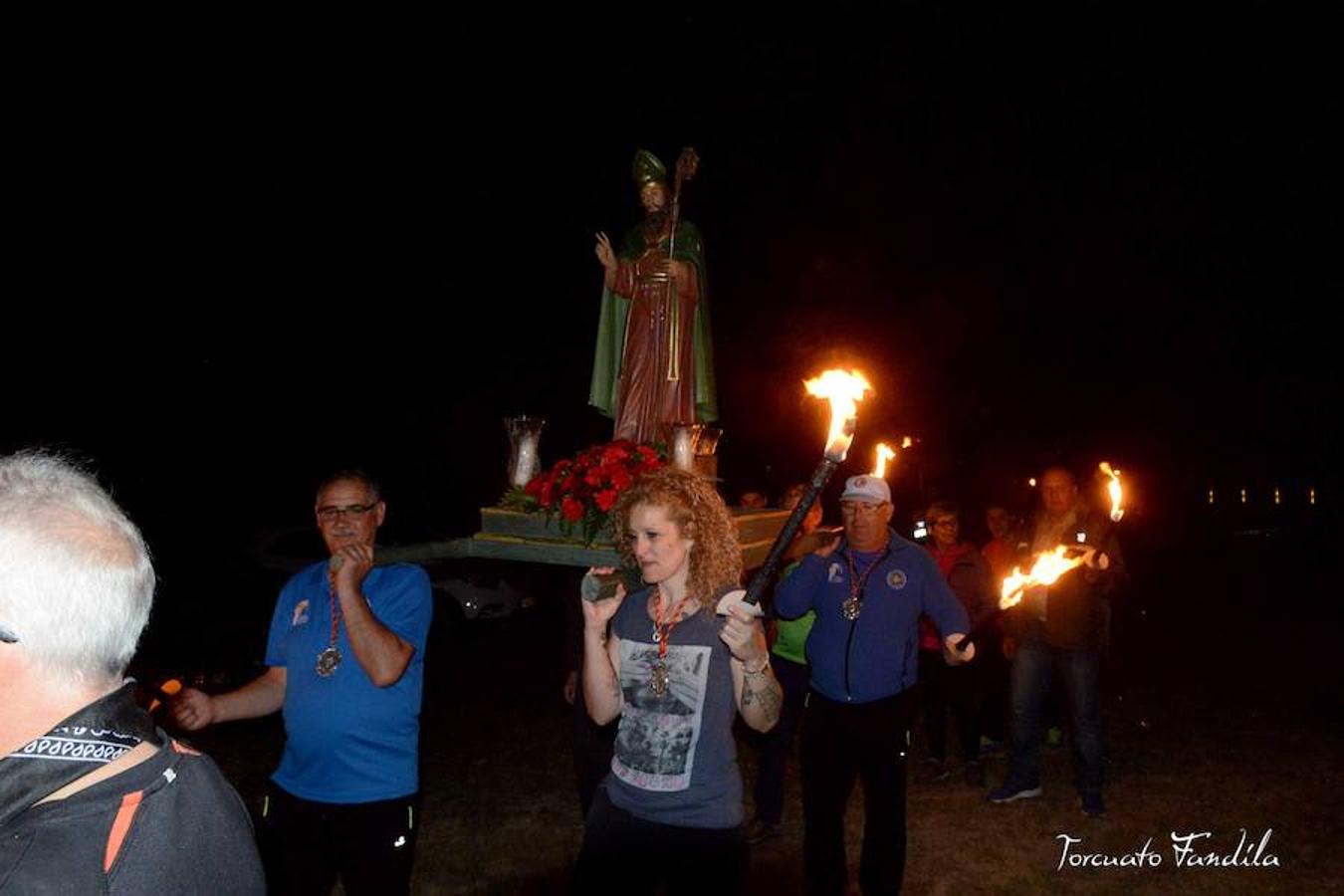 El primero de los actos en honor al patrón de Guadix, la romería de Face Retama, se celebró este sábado 11 de mayo. Como es habitual, la romería contó con un gran número de devotos. Uno de los momentos más emotivos es la procesión de las antorchas.