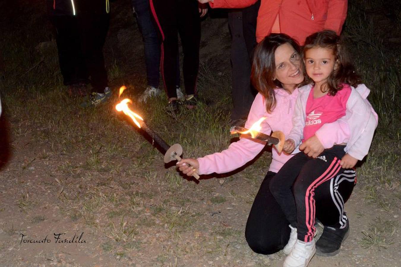 El primero de los actos en honor al patrón de Guadix, la romería de Face Retama, se celebró este sábado 11 de mayo. Como es habitual, la romería contó con un gran número de devotos. Uno de los momentos más emotivos es la procesión de las antorchas.