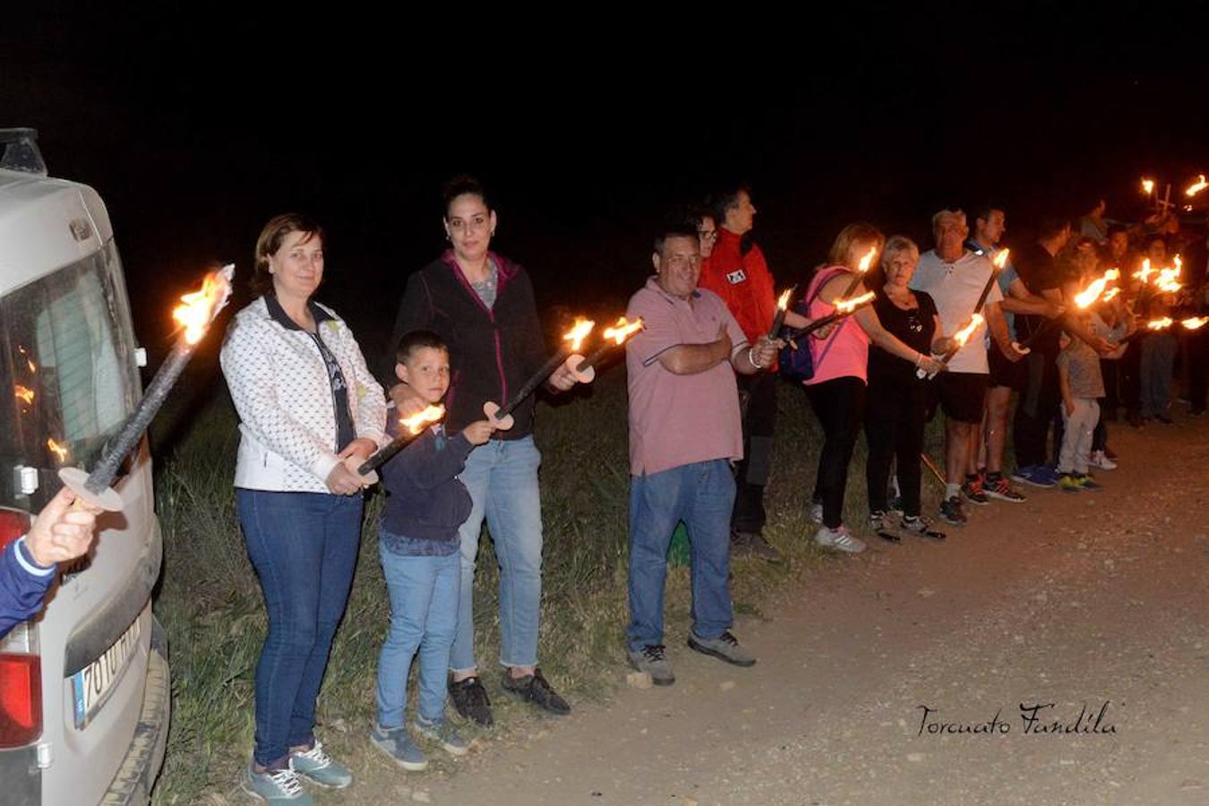 El primero de los actos en honor al patrón de Guadix, la romería de Face Retama, se celebró este sábado 11 de mayo. Como es habitual, la romería contó con un gran número de devotos. Uno de los momentos más emotivos es la procesión de las antorchas.