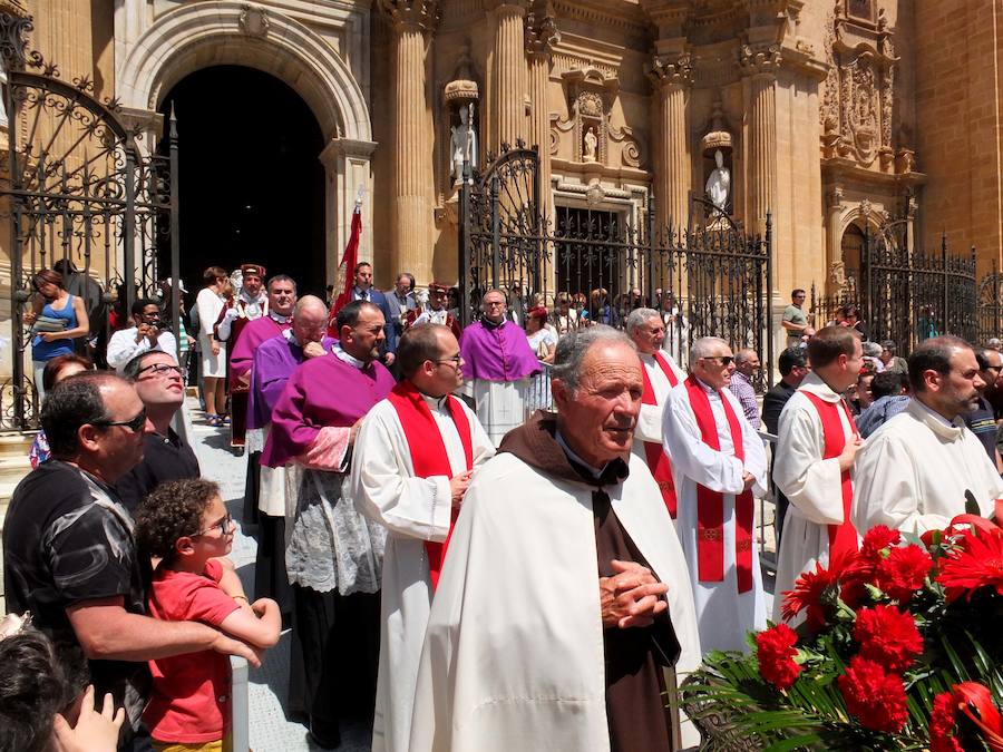 Guadix celebra la festividad de su patrón con la procesión de la imagen y reliquia del varón apostólico y primer obispo de la diócesis accitana. 