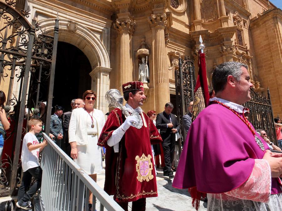 Guadix celebra la festividad de su patrón con la procesión de la imagen y reliquia del varón apostólico y primer obispo de la diócesis accitana. 