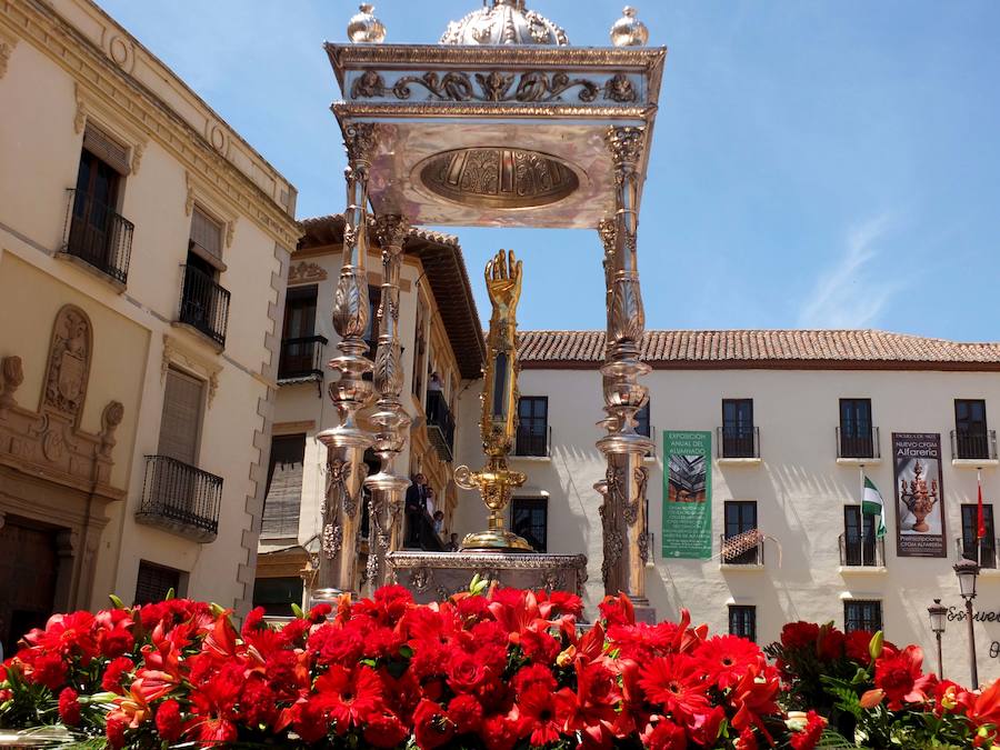 Guadix celebra la festividad de su patrón con la procesión de la imagen y reliquia del varón apostólico y primer obispo de la diócesis accitana. 