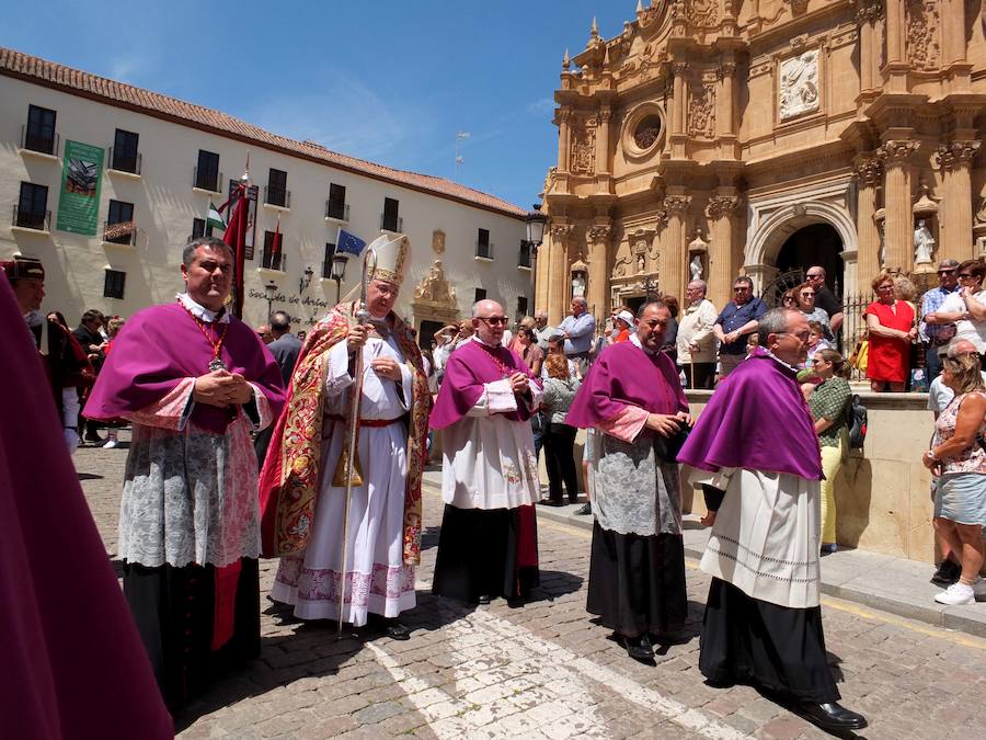 Guadix celebra la festividad de su patrón con la procesión de la imagen y reliquia del varón apostólico y primer obispo de la diócesis accitana. 
