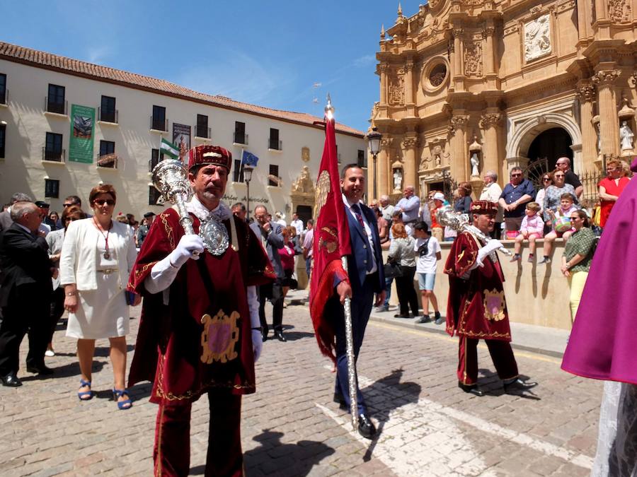 Guadix celebra la festividad de su patrón con la procesión de la imagen y reliquia del varón apostólico y primer obispo de la diócesis accitana. 