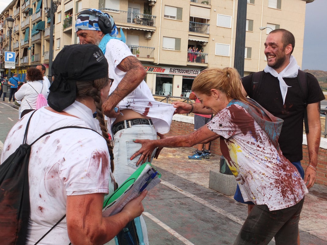 Fotos: Guadix brinda un multitudinario y festivo reproche al Cascamorras Antonio Vera