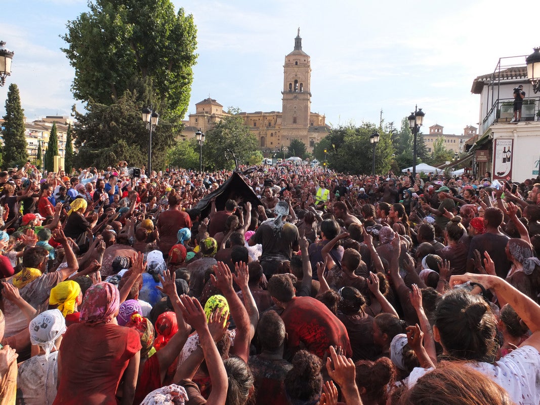 Fotos: Guadix brinda un multitudinario y festivo reproche al Cascamorras Antonio Vera