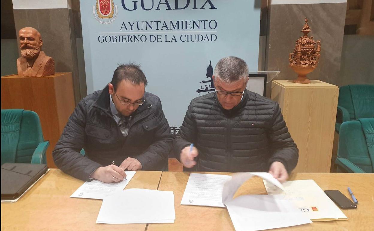 El Ayuntamiento firma un convenio con la Federación de Cofradías