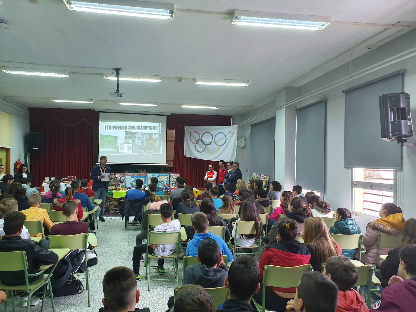 El alcalde de Guadixparticipa en la jornada 'Tú puedes ser olímpico' del IES Pedro Antonio de Alarcón