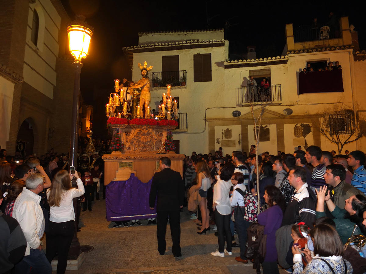 Cientos de personas en las calles de Guadix para vivir el Martes Santo de años anteriores