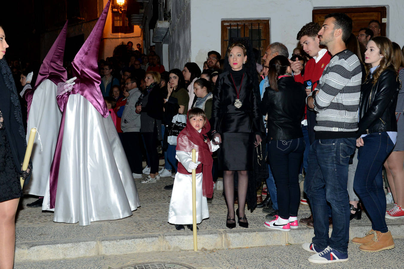 Cientos de personas en las calles de Guadix para vivir el Martes Santo de años anteriores
