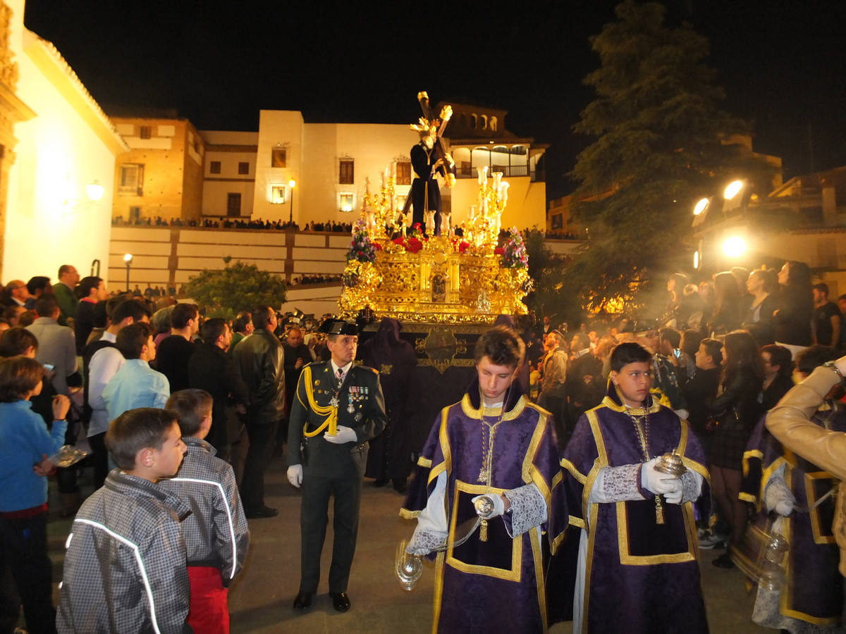 Devoción en las calles de Guadix durante el Jueves Santo