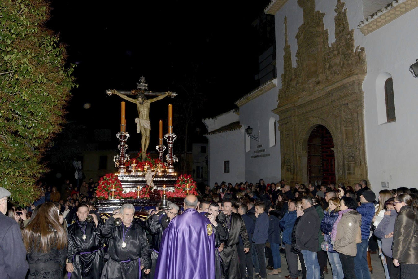 Devoción en las calles de Guadix durante el Jueves Santo