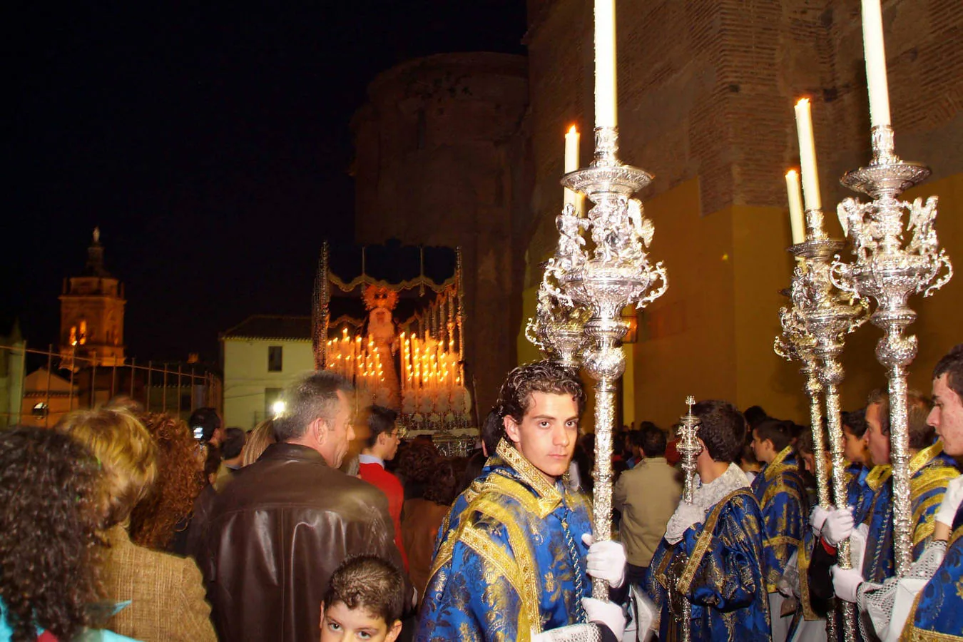 Devoción en las calles de Guadix durante el Jueves Santo