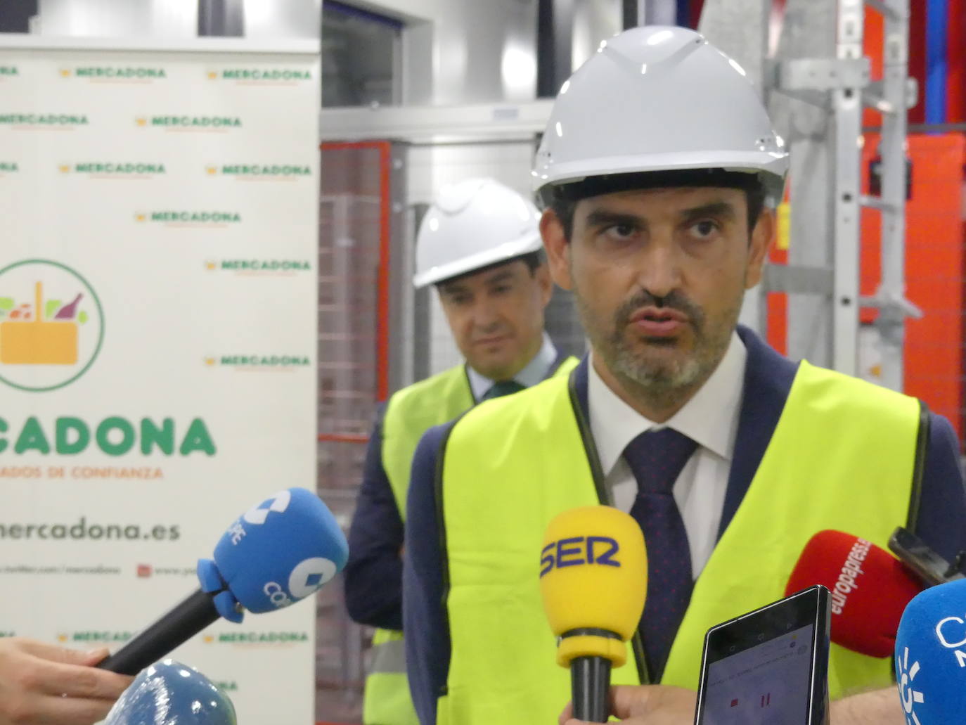 El presidente andaluz ha tendido visita este jueves a la localidad accitana