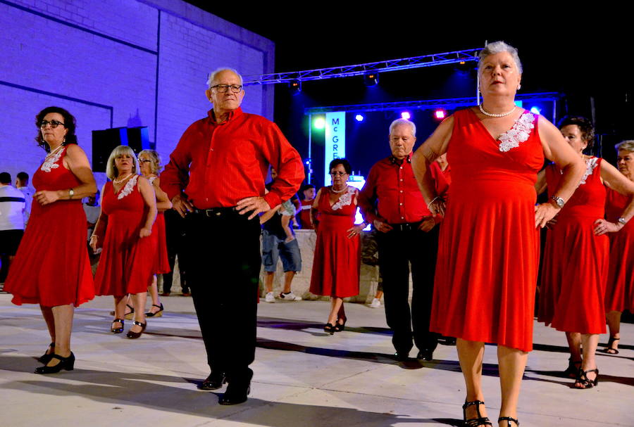 El Recinto Ferial ha acogido la hoguera más alta del área metropolitana.