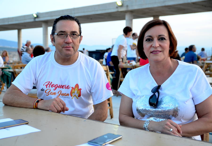 El Recinto Ferial ha acogido la hoguera más alta del área metropolitana.