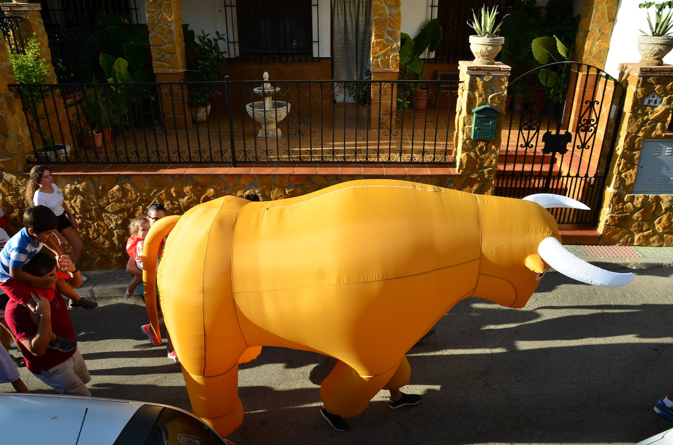 Los vecinos se volcaron en la gran novedad de las fiestas patronales de San Roque este año.