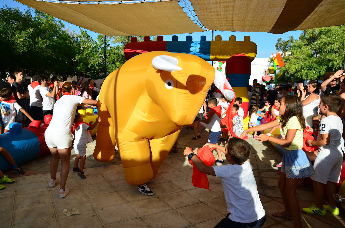 Los vecinos se volcaron en la gran novedad de las fiestas patronales de San Roque este año.
