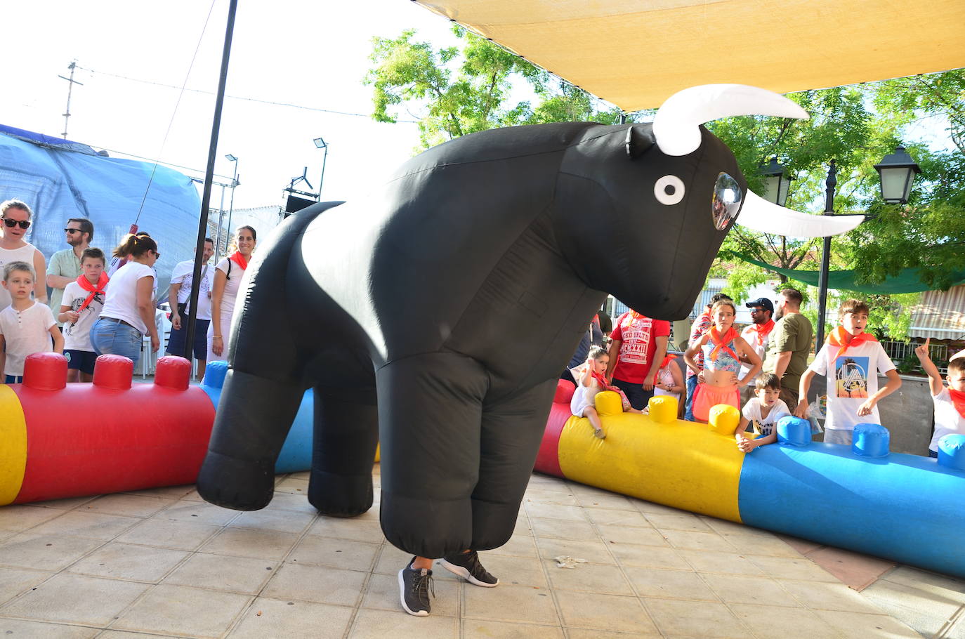 Los vecinos se volcaron en la gran novedad de las fiestas patronales de San Roque este año.