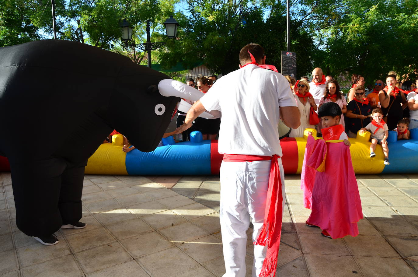 Los vecinos se volcaron en la gran novedad de las fiestas patronales de San Roque este año.