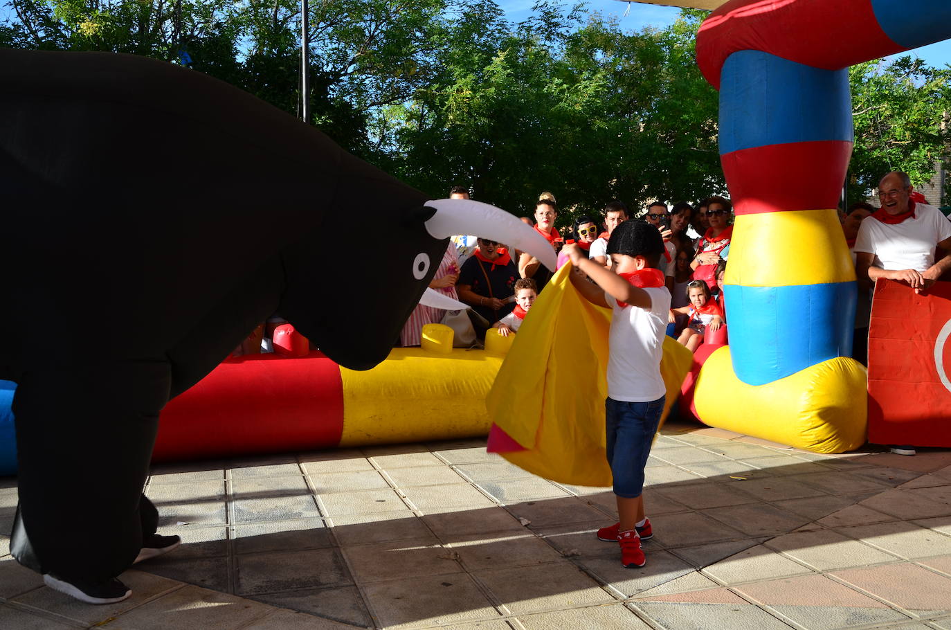 Los vecinos se volcaron en la gran novedad de las fiestas patronales de San Roque este año.
