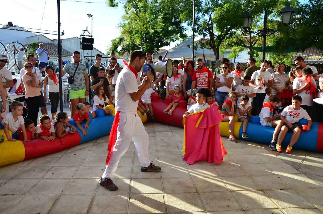 Los vecinos se volcaron en la gran novedad de las fiestas patronales de San Roque este año.