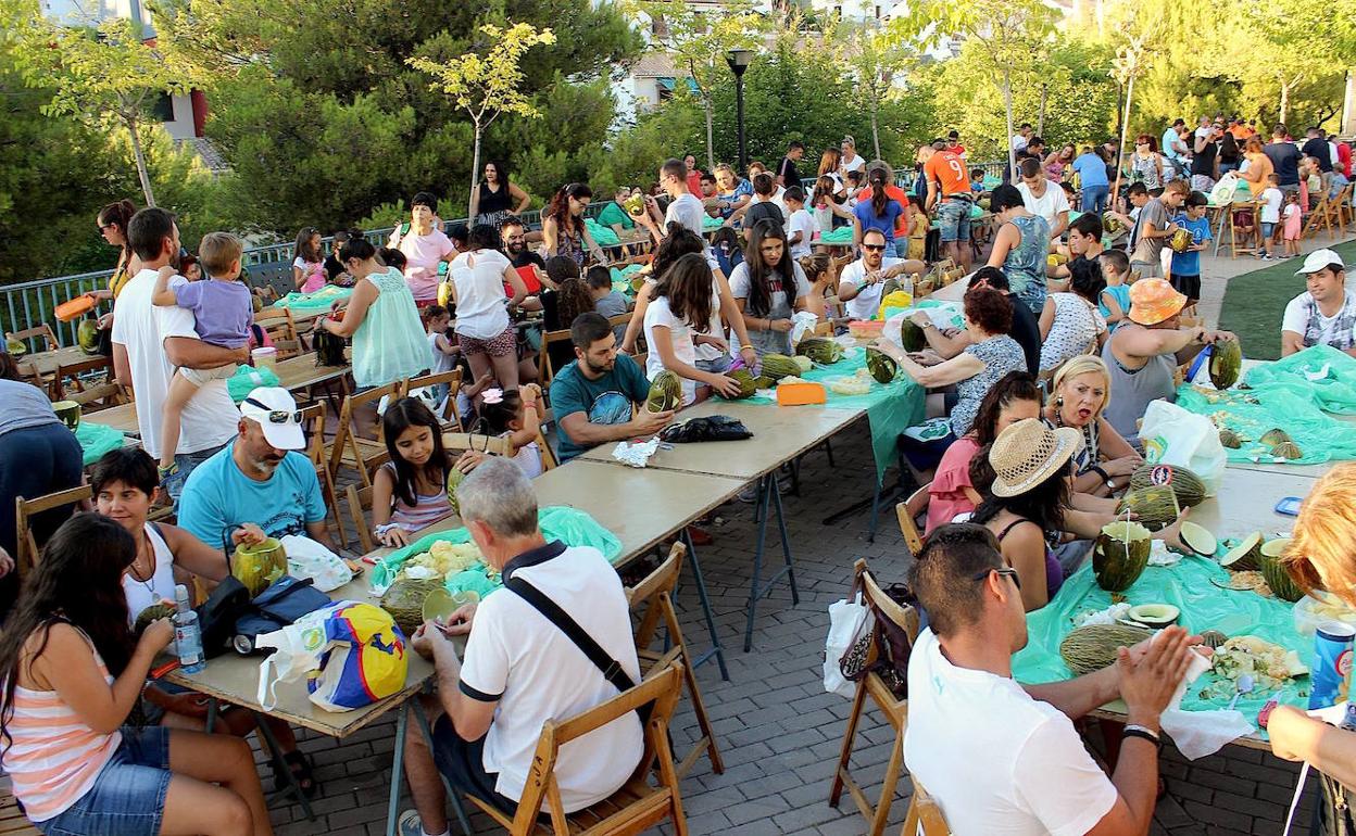 'Luz de melón', actividad familiar en el parque de La Nava.