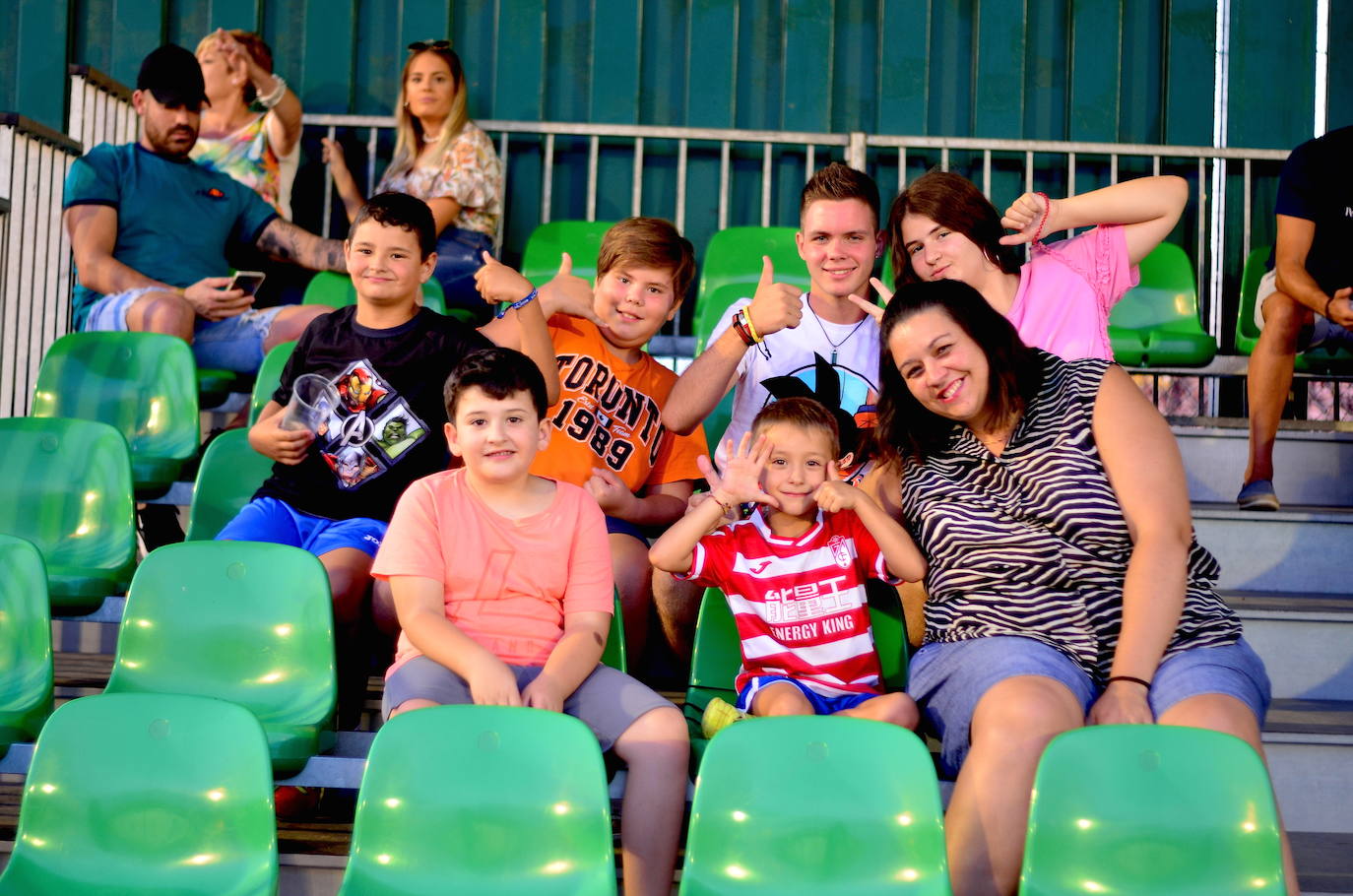 Los hueteños se estrenaron en casa esta temporada con un gran ambiente