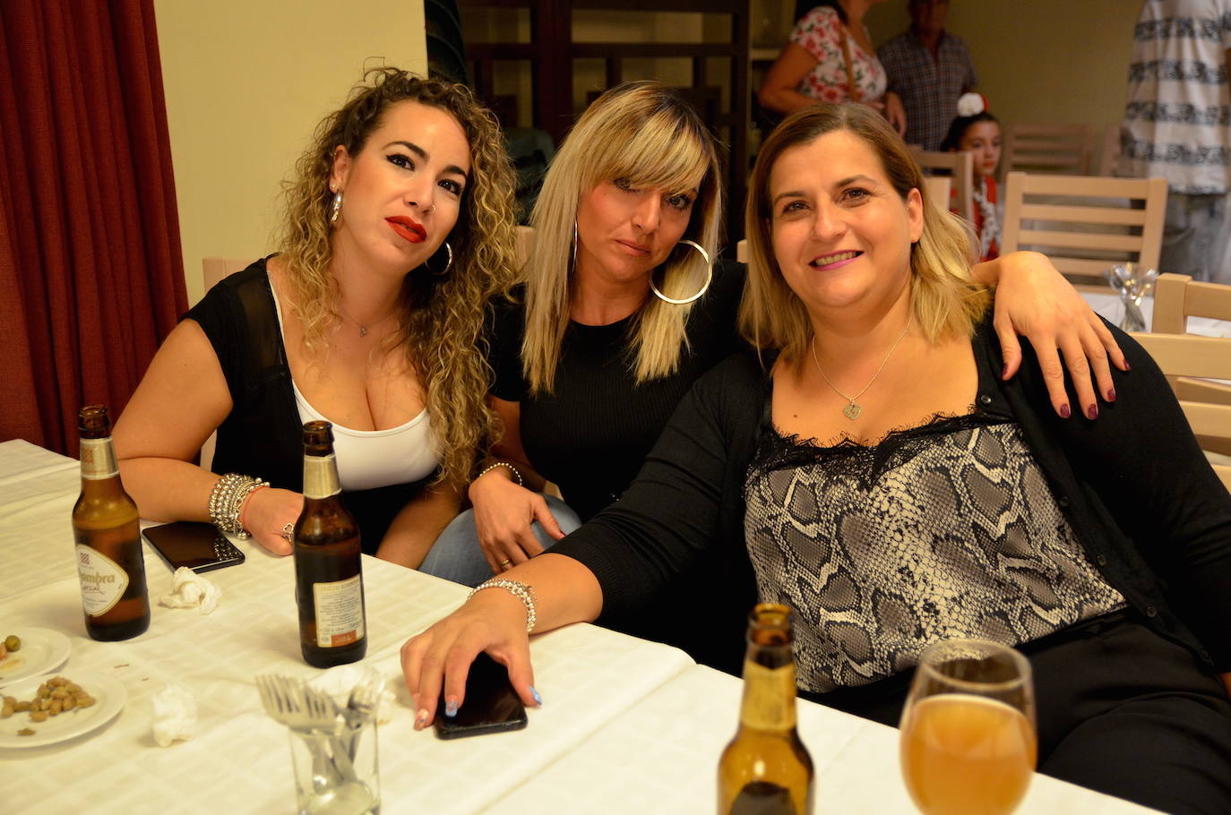 El barrio brindó por sus fiestas en Monte Vélez con baile flamenco