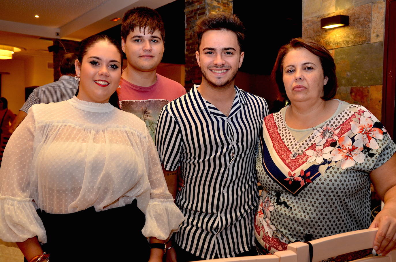El barrio brindó por sus fiestas en Monte Vélez con baile flamenco