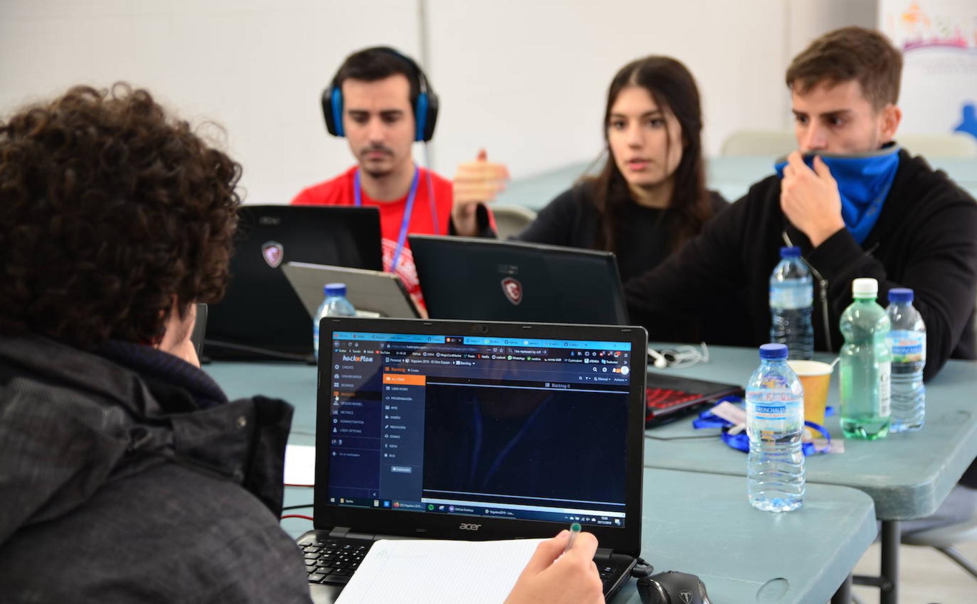 Cerca de una quincena de participantes se dieron cita del 29 de noviembre al 1 de diciembre en la primera 'game jam' de Huétor Vega.