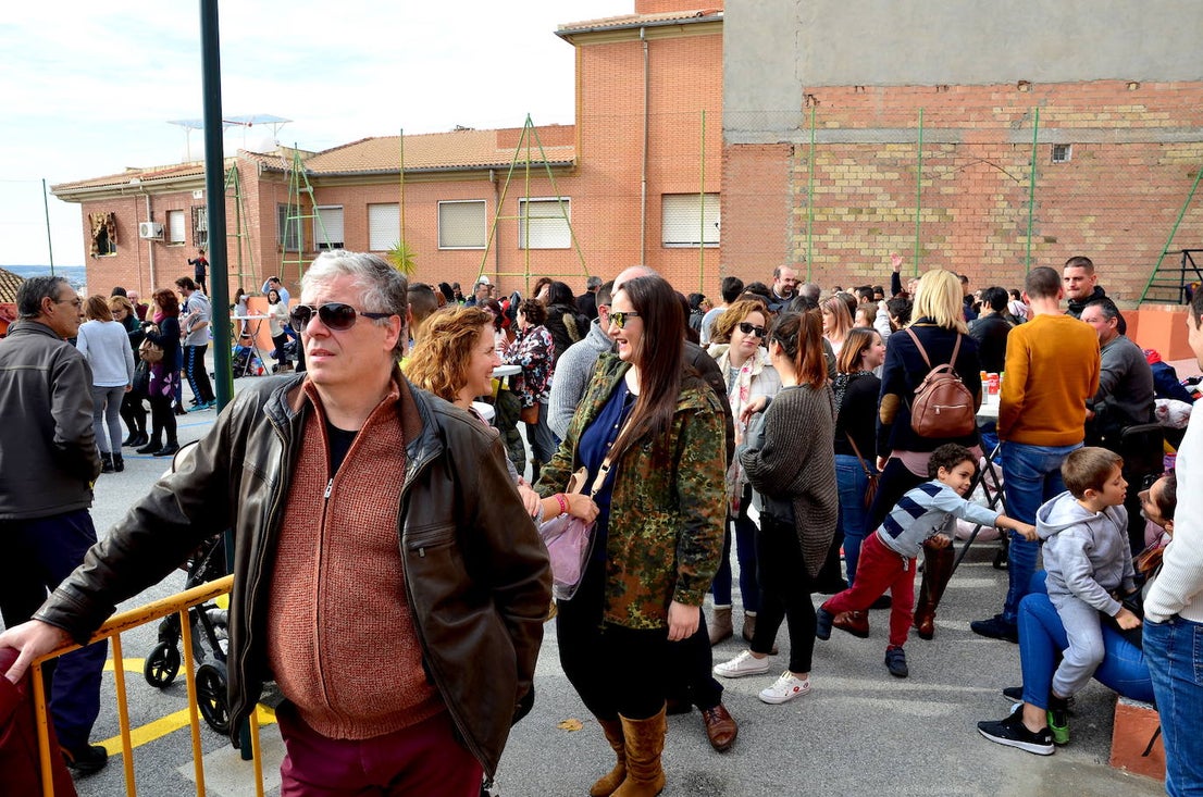Fotos: La paella navideña del colegio Nuestra Señora de las Angustias de Huétor