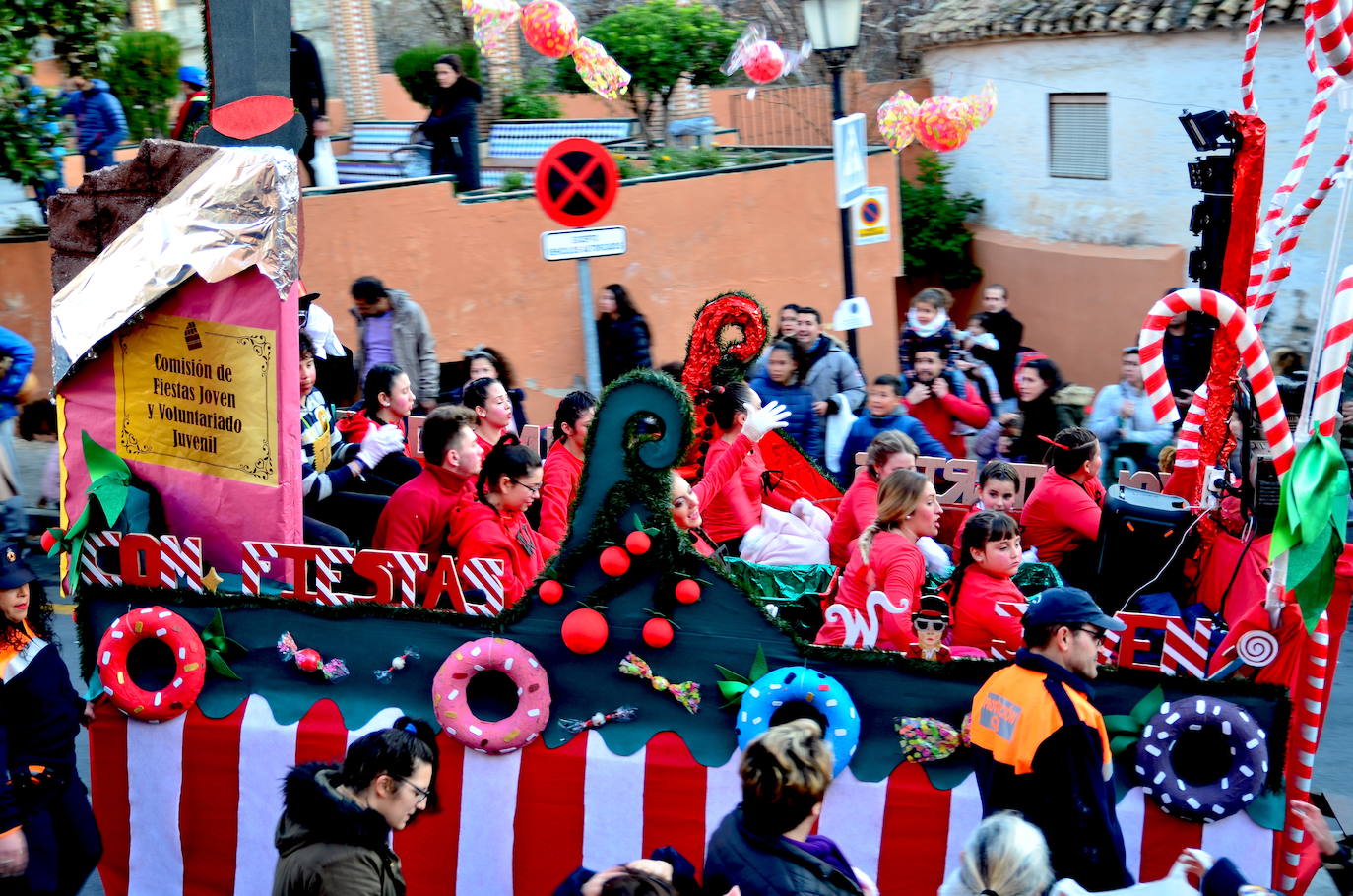 Fotos: Reyes Magos y personajes fantásticos en Huétor Vega