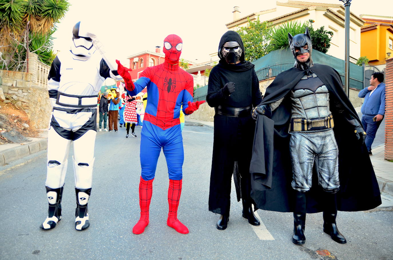 Fotos: Reyes Magos y personajes fantásticos en Huétor Vega