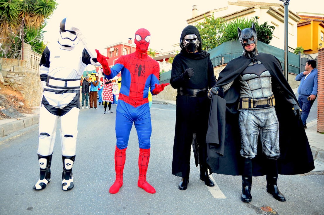 Fotos: Reyes Magos y personajes fantásticos en Huétor Vega