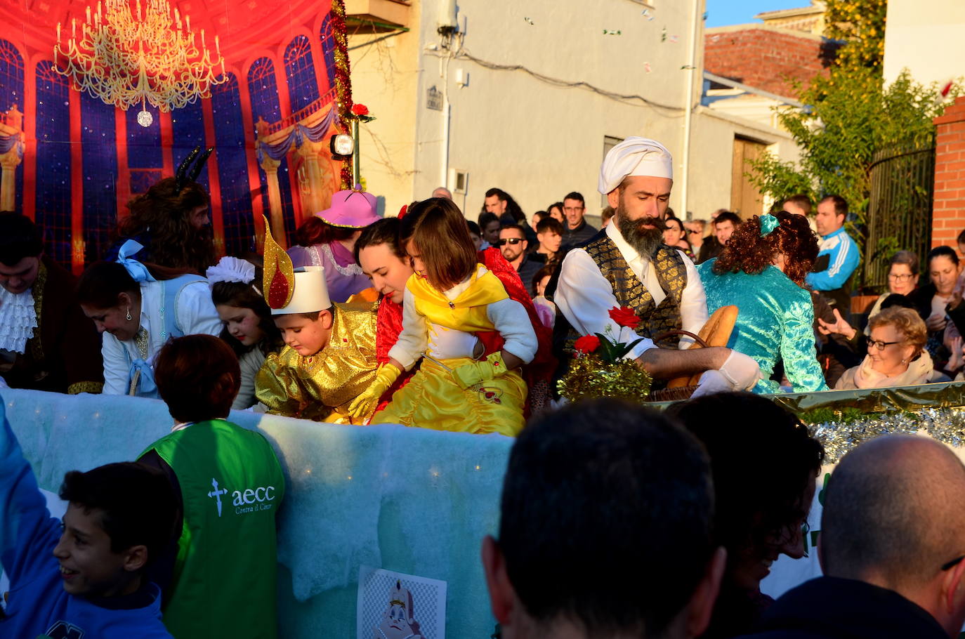 Fotos: Reyes Magos y personajes fantásticos en Huétor Vega