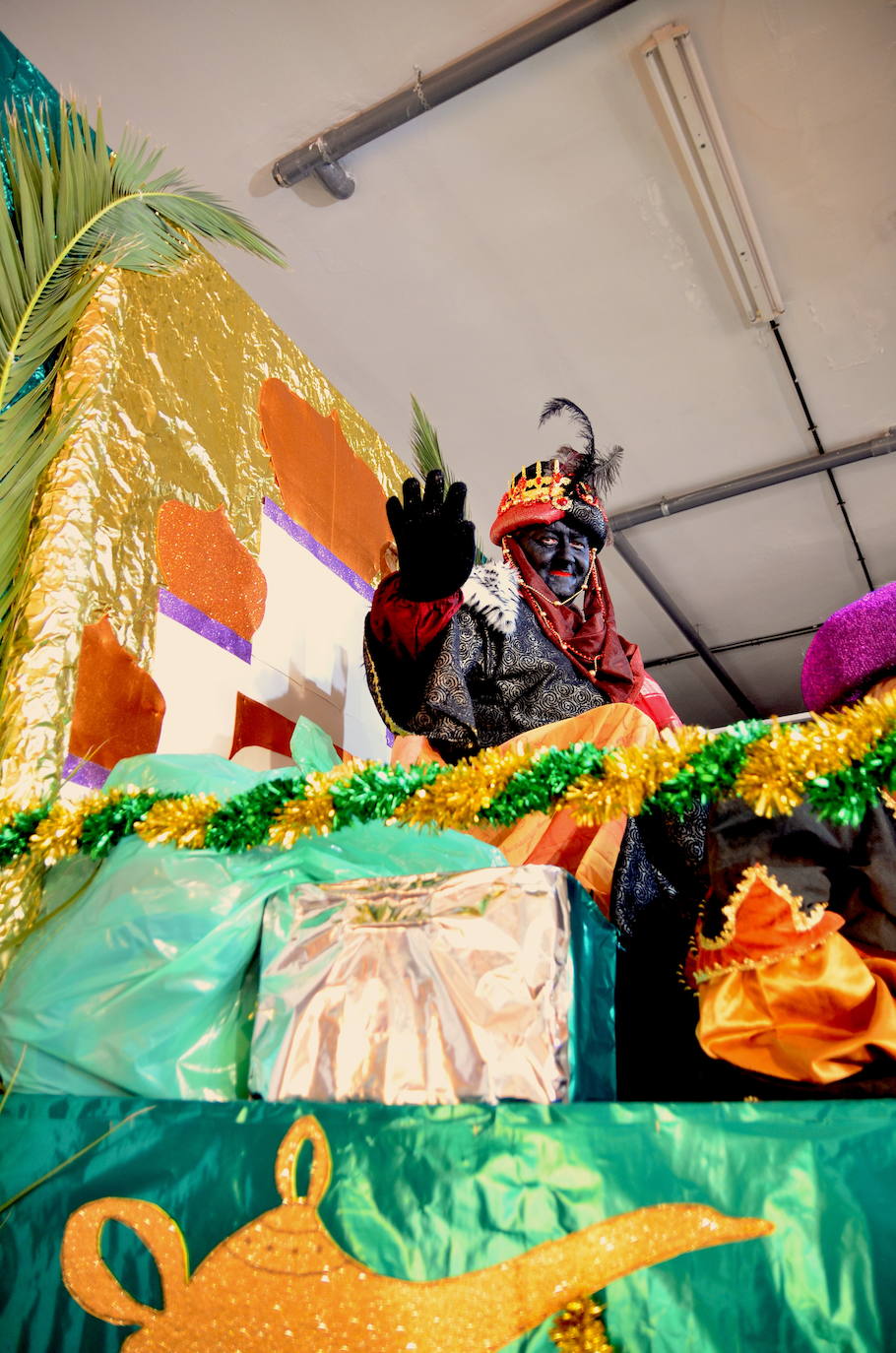 Fotos: Reyes Magos y personajes fantásticos en Huétor Vega