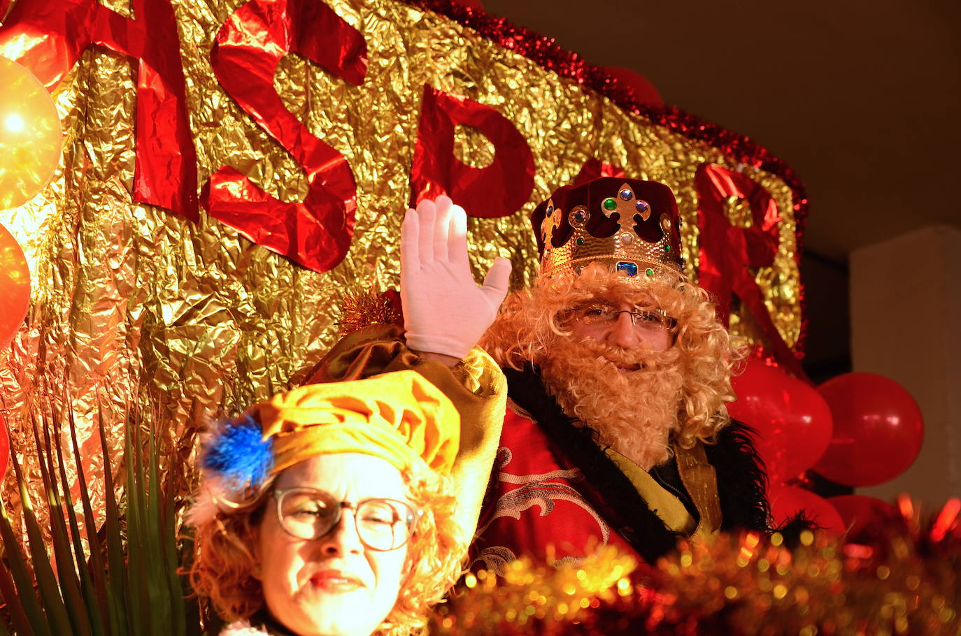 Fotos: Reyes Magos y personajes fantásticos en Huétor Vega