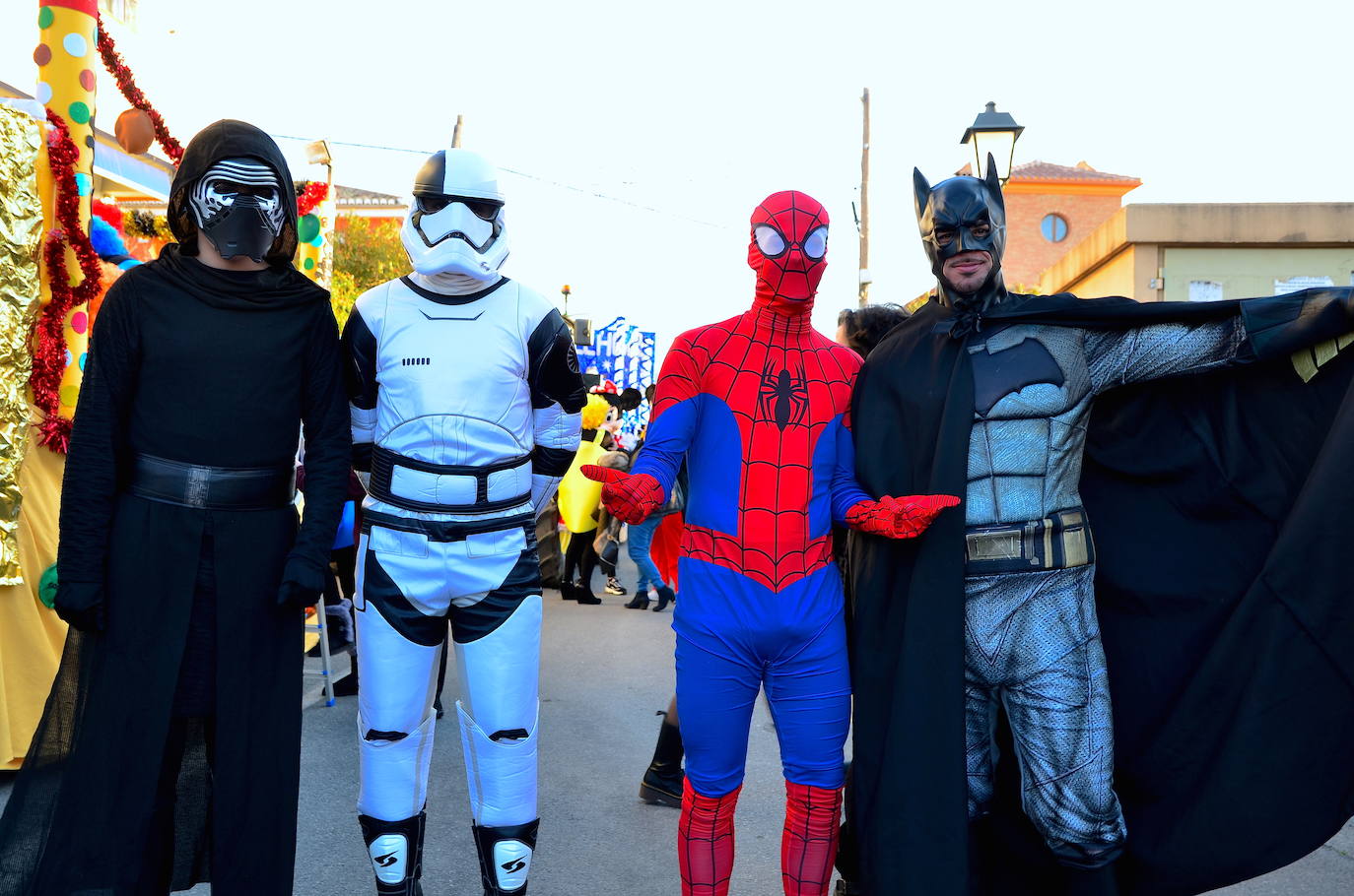 Fotos: Reyes Magos y personajes fantásticos en Huétor Vega