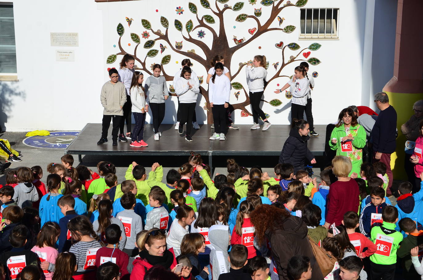 Fotos: Día de la Paz en el Mariana Pineda de Huétor Vega