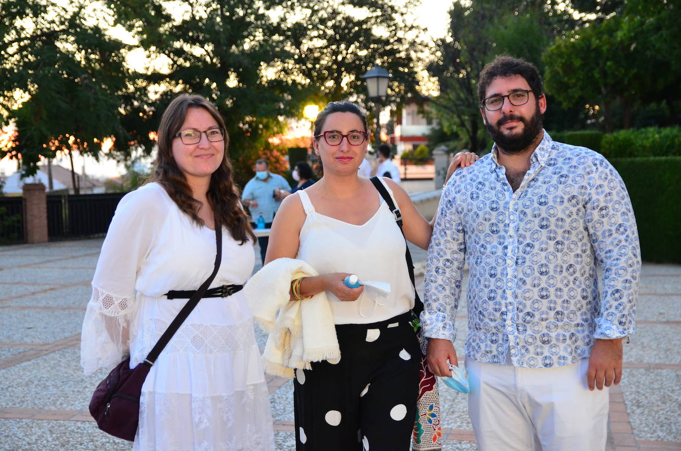 Fotos: Velada de blanco en Huétor