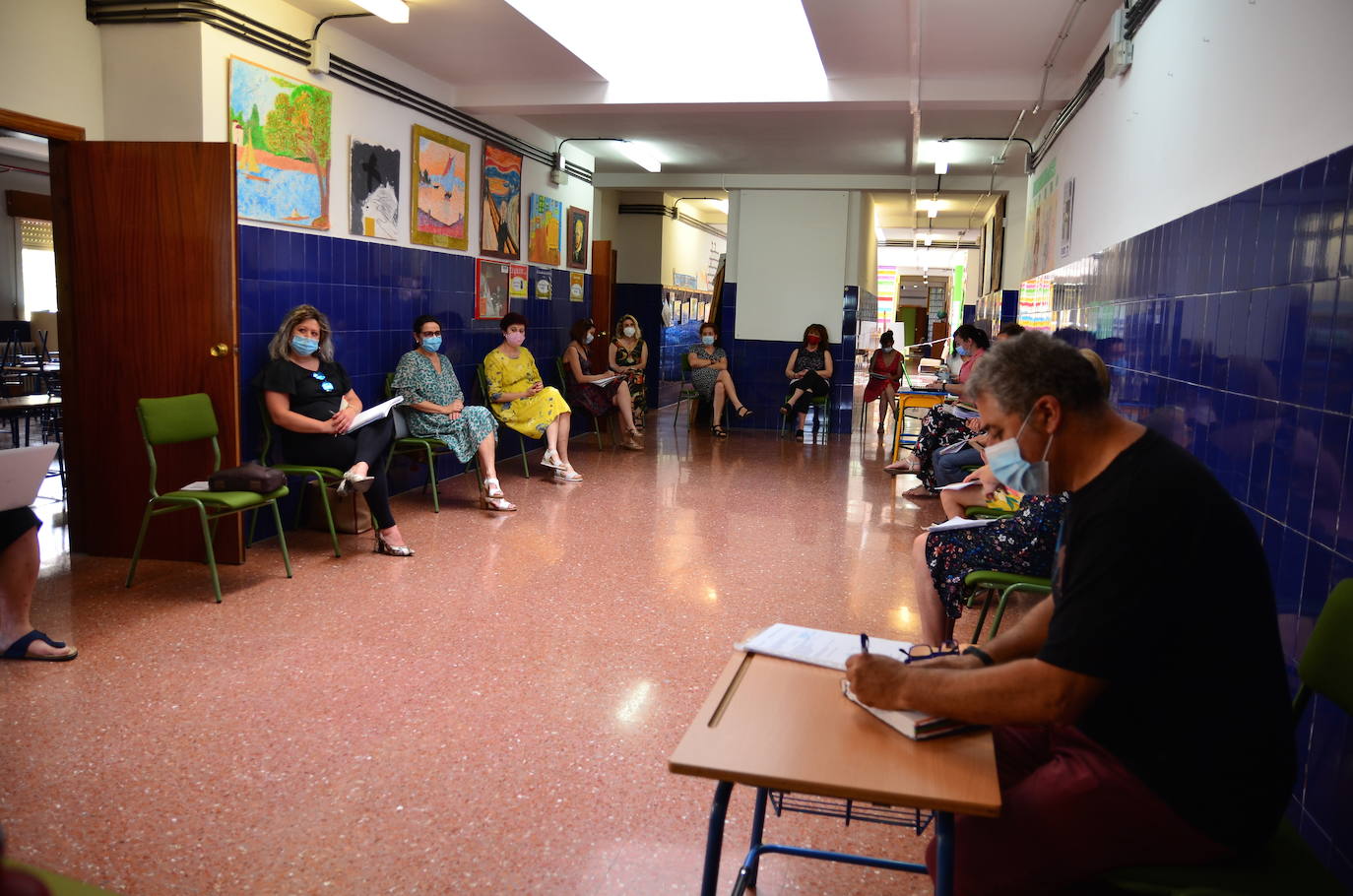 Fotos: Los centros educativos de Huétor Vega celebran el claustro del profesorado