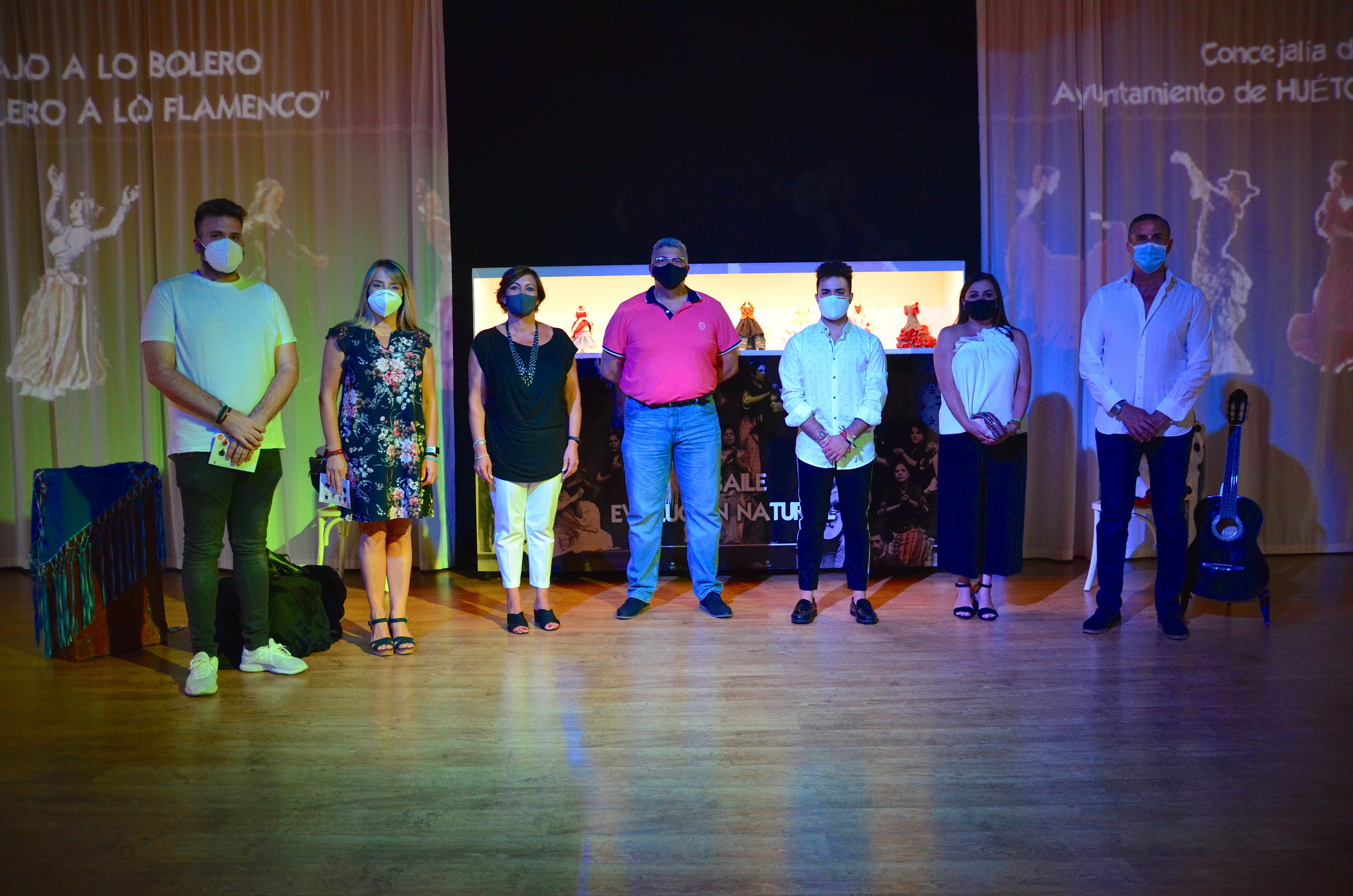 Fotos: Exposición sobre la historia del traje de baile, en Huétor