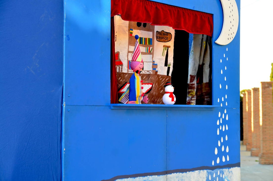 Fotos: 'Cuento de Navidad', por títeres en Huétor Vega