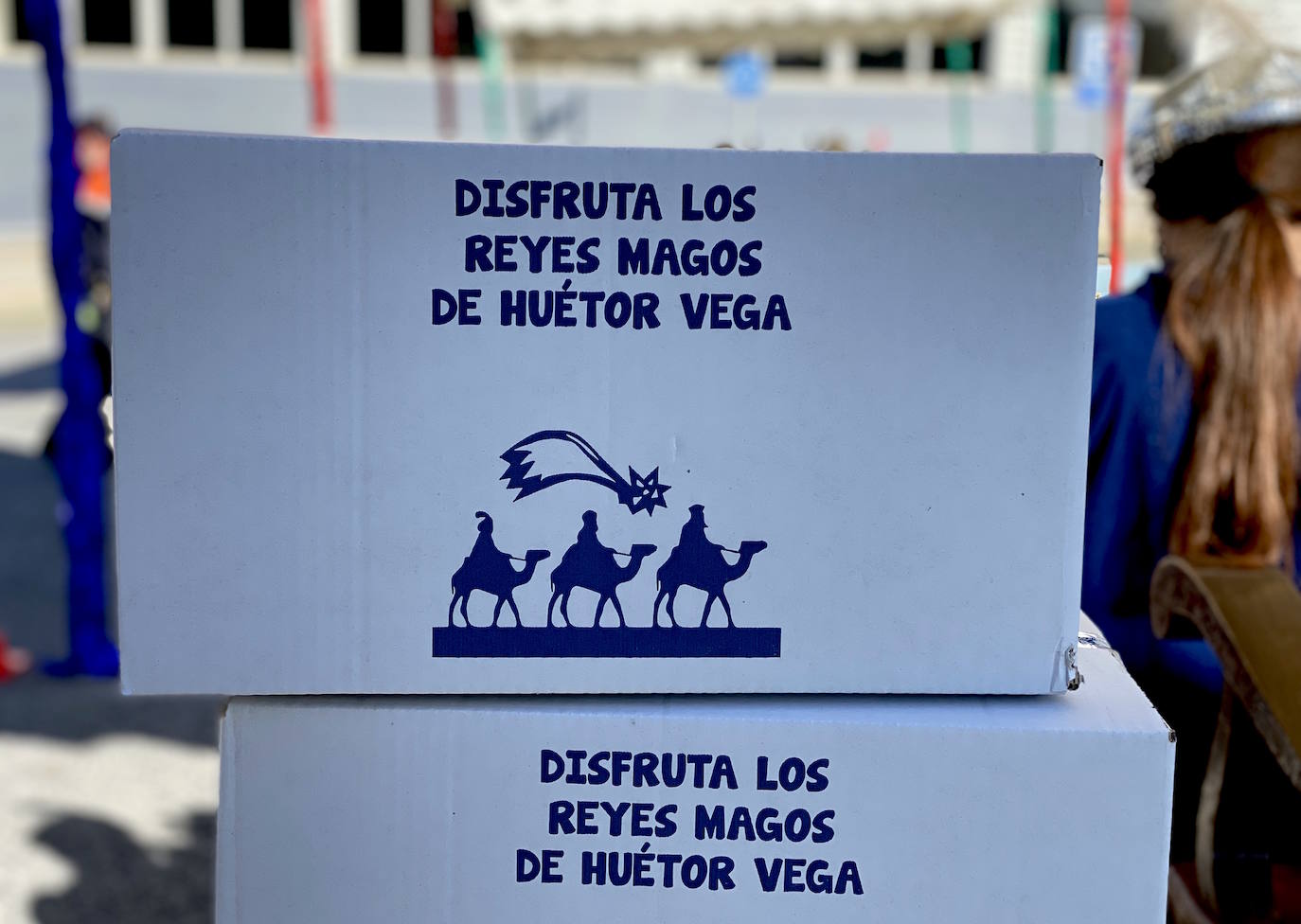 La visita más atípica de los Reyes Magos en Huétor Vega.